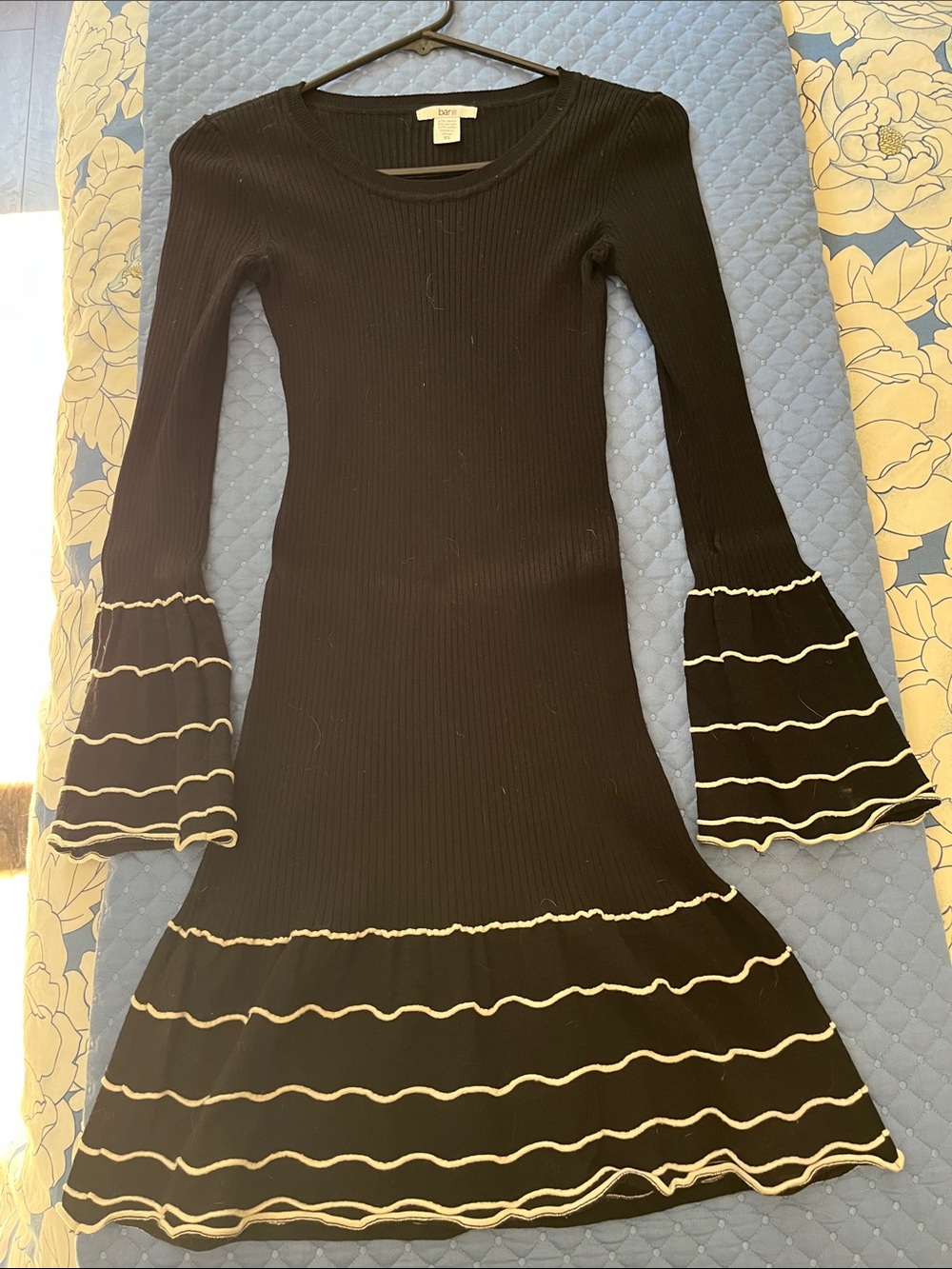 Bar III Black Long-Sleeve Ribbed Fit Dress with Cream Trim